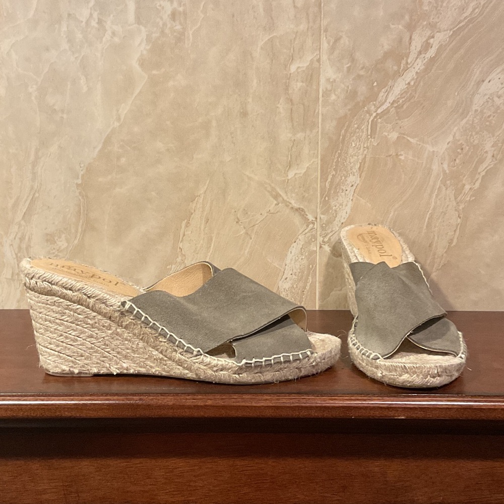 Chic Gray Espadrille Wedge Sandals, Size 10